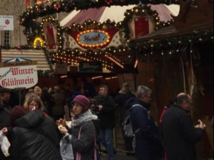 Foto: Das Gl&amp;uuml;hwein Karussell